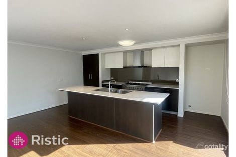 Property photo of 16 Weerona Parkway Wollert VIC 3750