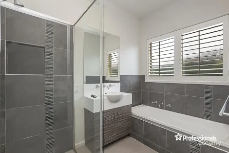 Property photo of 3 Katherine Court Hamilton VIC 3300