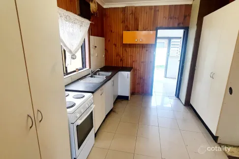 Property photo of 12 Crosby Crescent Fairfield NSW 2165