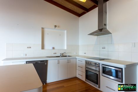 Property photo of 2 Mippi Road Halls Head WA 6210