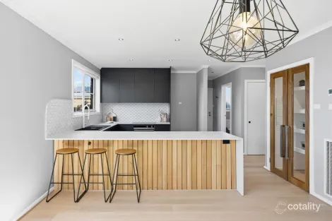 Property photo of 18 Possum Tail Run Sunbury VIC 3429