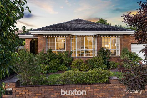 Property photo of 1 Kimber Court Dingley Village VIC 3172