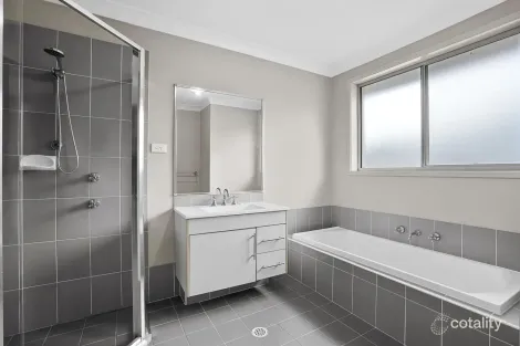 Property photo of 10 Tamarisk Crescent Cherrybrook NSW 2126
