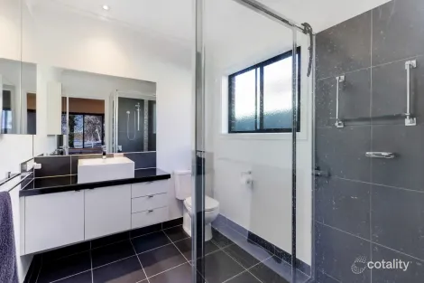 Property photo of 11 Sundew Drive Kangaroo Flat VIC 3555