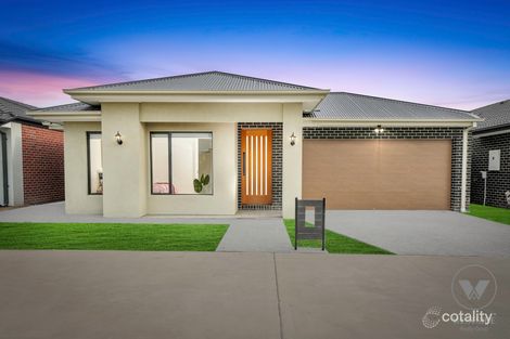 Property photo of 17 Wondrous Boulevard Tarneit VIC 3029