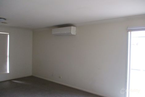 Property photo of 33 Levenia Street St Albans VIC 3021