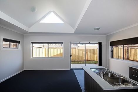 Property photo of 15 Alphie Way Doreen VIC 3754