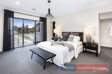 Property photo of 1 Cinnamon Drive Lake Gardens VIC 3355