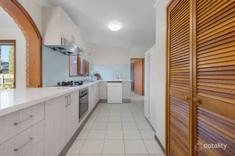 Property photo of 13 Toirram Road Mount Waverley VIC 3149
