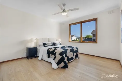 Property photo of 13 Toirram Road Mount Waverley VIC 3149