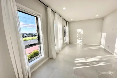 Property photo of 11 Kalka Glade Riverstone NSW 2765
