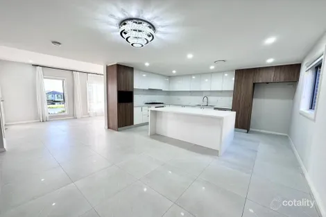 Property photo of 11 Kalka Glade Riverstone NSW 2765