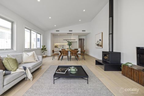 Property photo of 4 Dalgleish Avenue Rosebud VIC 3939