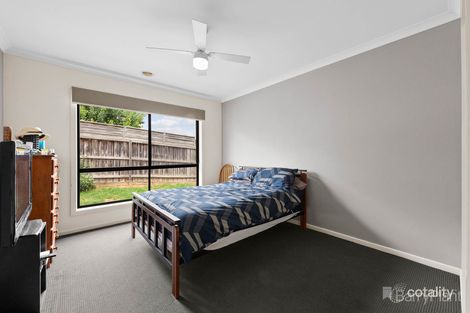 Property photo of 1 Hayden Grove Pakenham VIC 3810