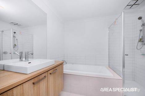 Property photo of 13 Optima Street Officer VIC 3809