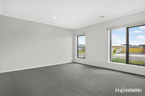 Property photo of 24 Winslow Crescent Warragul VIC 3820
