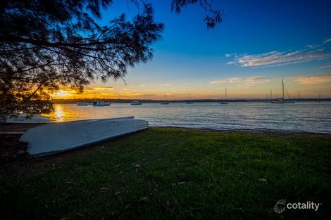 12 Harwood Cl, Mannering Park, NSW 2259