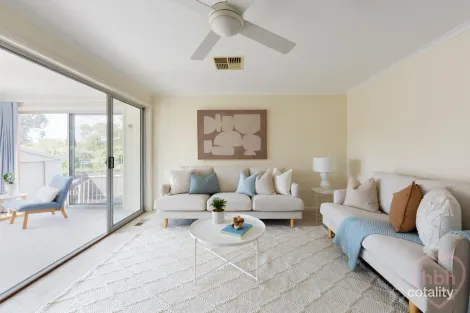 9 Sladen Pl, Curtin, ACT 2605