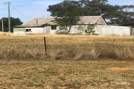 28 Railway Pde, Gravesend, NSW 2401