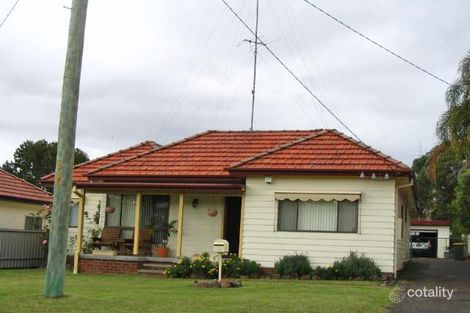 8 Bonarius St, Warners Bay, NSW 2282