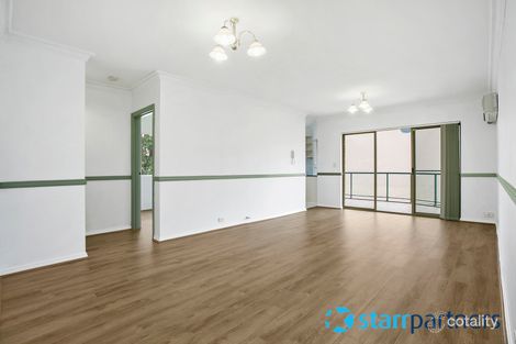 Property photo of 4/27-28 Parkside Lane Westmead NSW 2145