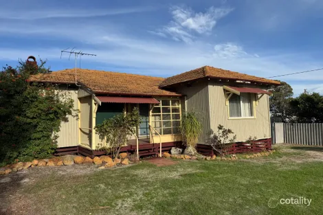 Property photo of 2 Benwell Place Collie WA 6225