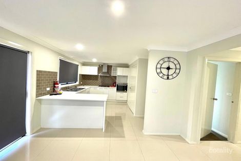 21 Heggie Cl, Cameron Park, NSW 2285