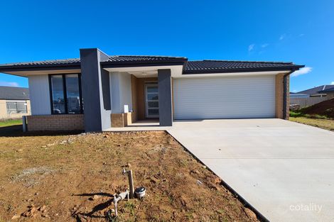 Property photo of 8 Medieval Crescent Mooroopna VIC 3629