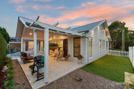 Property photo of 2 Devonstone Street Cleveland QLD 4163