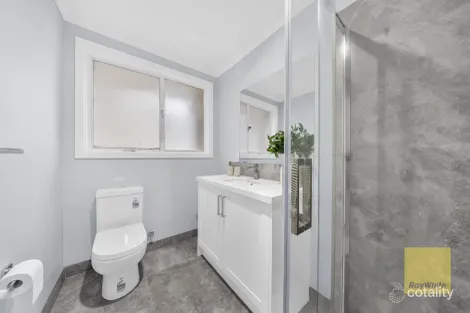 Property photo of 4 Wakool Avenue Deer Park VIC 3023
