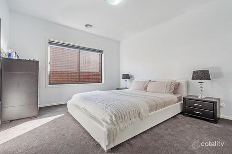 Property photo of 32 Travers Street Craigieburn VIC 3064