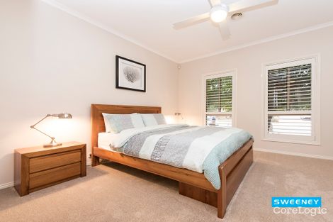 Property photo of 10 Franklin Place Caroline Springs VIC 3023