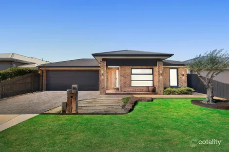 Property photo of 10 Alan George Terrace Somerville VIC 3912