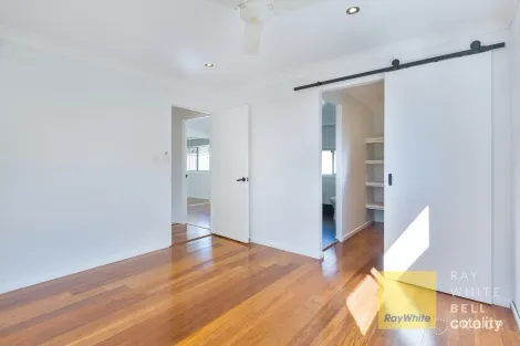 Property photo of 9 Essendon Close Arundel QLD 4214