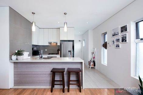 Property photo of 9/30 Pacific Parade Dee Why NSW 2099