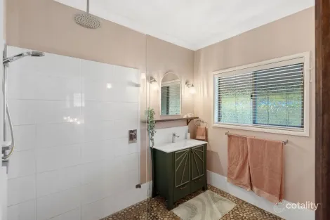 Property photo of 98 Phillip Crescent Barellan Point QLD 4306