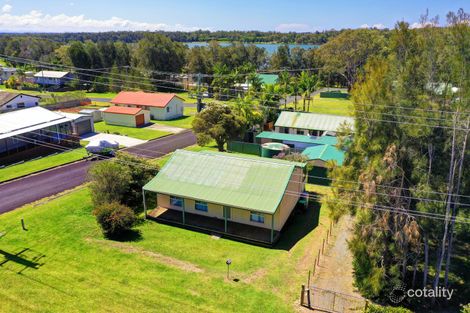 Property photo of 32 Warralong Street Coomba Park NSW 2428