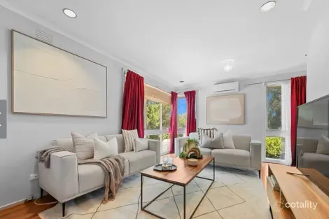 42 Saxonwood Dr, Narre Warren, VIC 3805