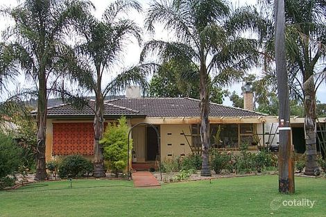 4 Ward Cres, Kelmscott, WA 6111