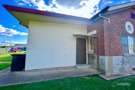 Property photo of 2/5 Calabash Street Young NSW 2594