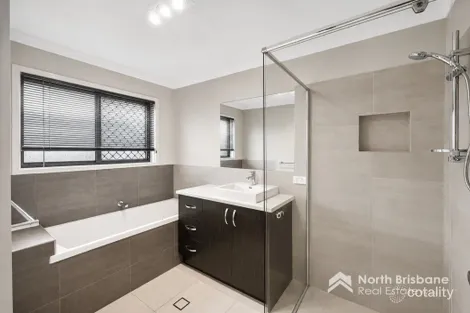 Property photo of 3 Panda Street Dakabin QLD 4503