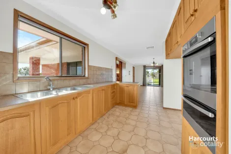 Property photo of 77 Gipps Crescent Cranbourne North VIC 3977