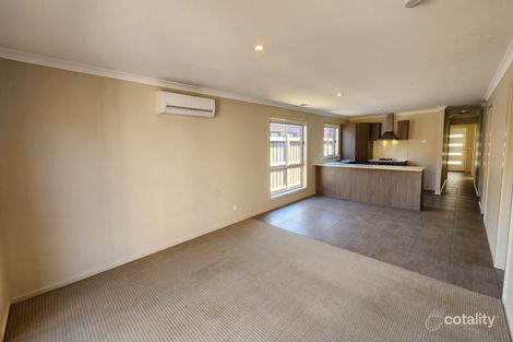 Property photo of 32 Waves Drive Point Cook VIC 3030