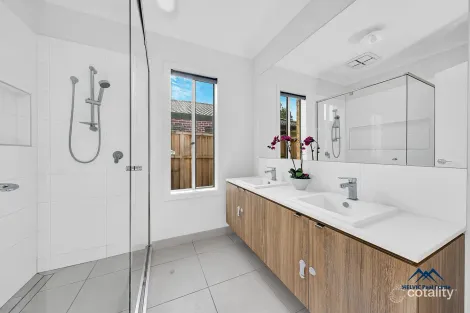 Property photo of 4 Plenty View Beveridge VIC 3753