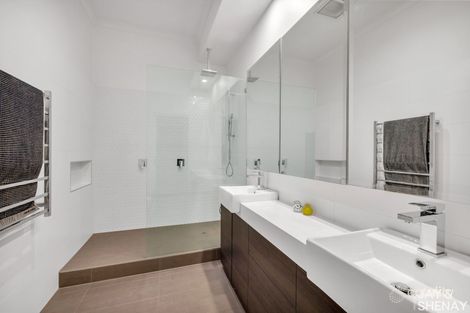 Property photo of 2 Sunnybank Close Lysterfield South VIC 3156
