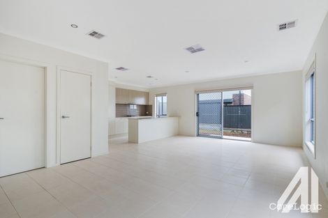 Property photo of 25 Montvale Drive Craigieburn VIC 3064