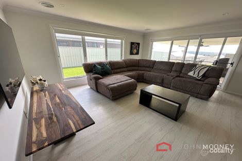 Property photo of 13 Rainbow Drive Estella NSW 2650