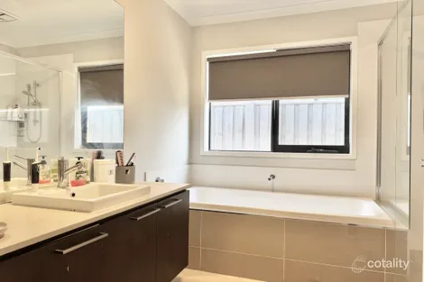 Property photo of 8 Donahue Street Truganina VIC 3029