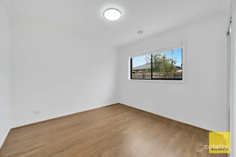 Property photo of 9 Signal Circuit Aintree VIC 3336