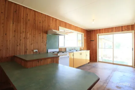 Property photo of 18 Flinders Street Yuleba QLD 4427